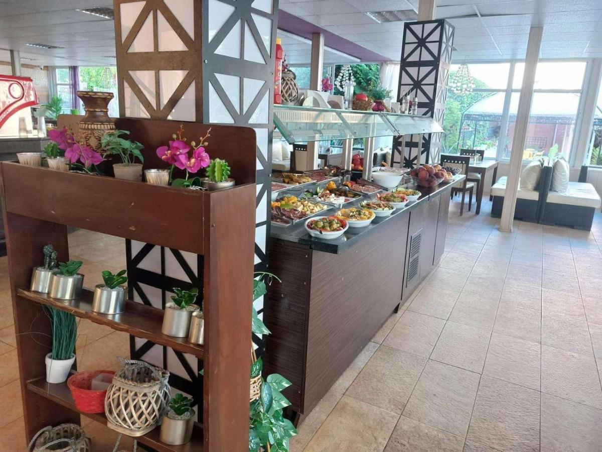 Tropics Hotel Święty Włas Zewnętrze zdjęcie