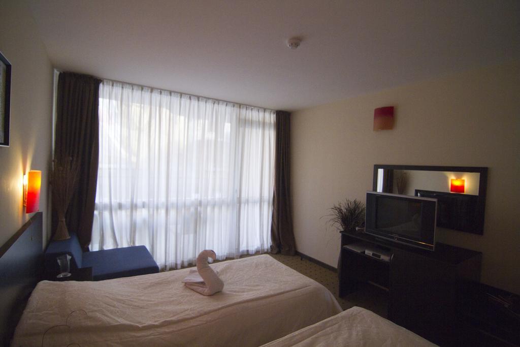 Tropics Hotel Święty Włas Zewnętrze zdjęcie