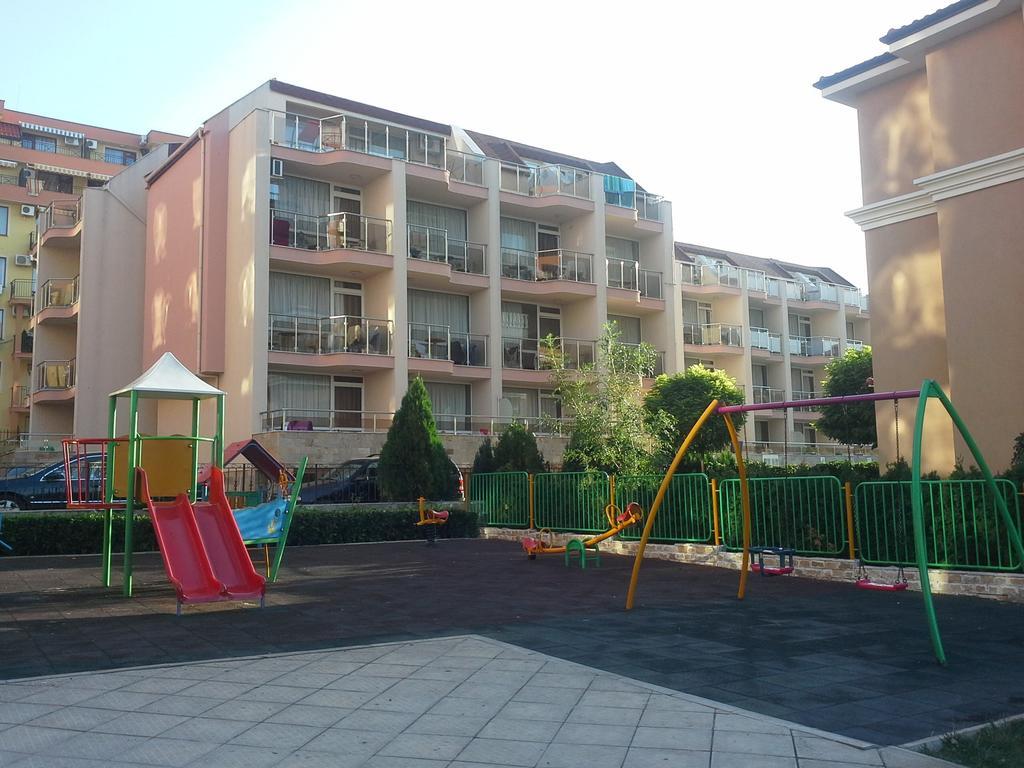 Tropics Hotel Święty Włas Zewnętrze zdjęcie