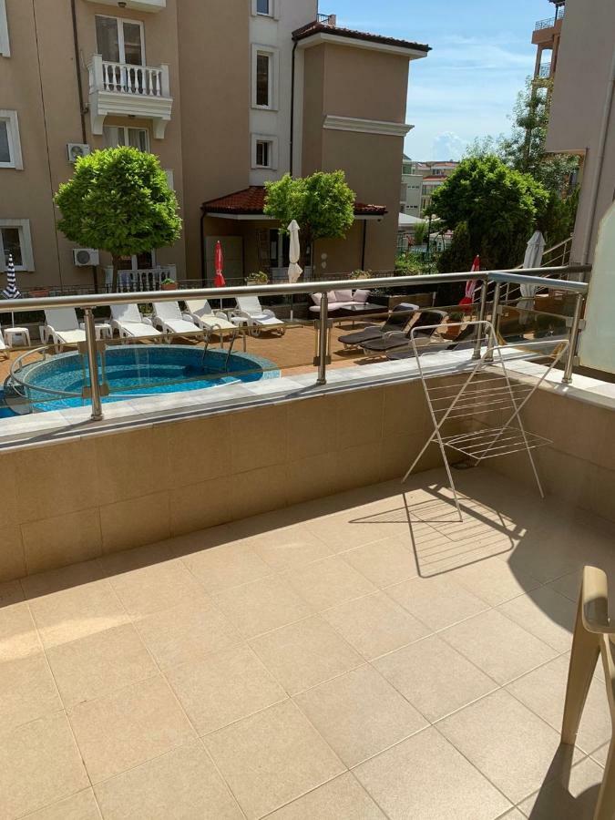 Tropics Hotel Święty Włas Zewnętrze zdjęcie