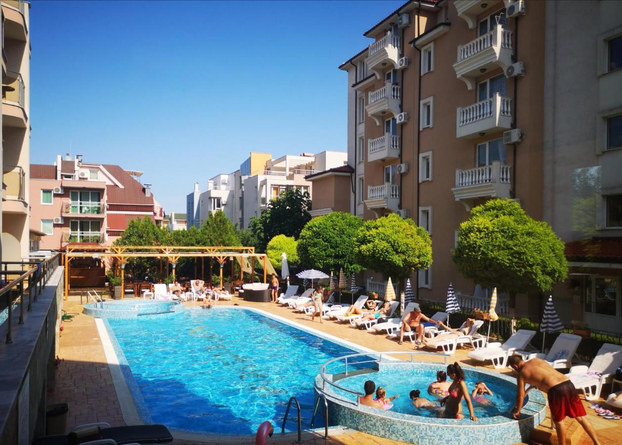 Tropics Hotel Święty Włas Zewnętrze zdjęcie